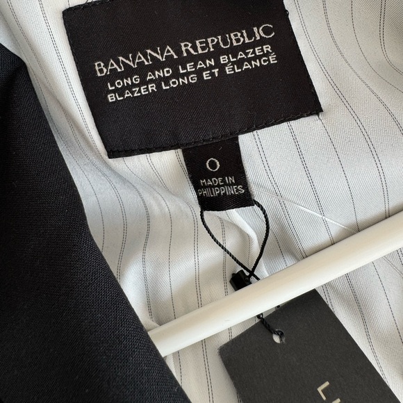 Black blazer from Banana Republic - Picture 2 of 5